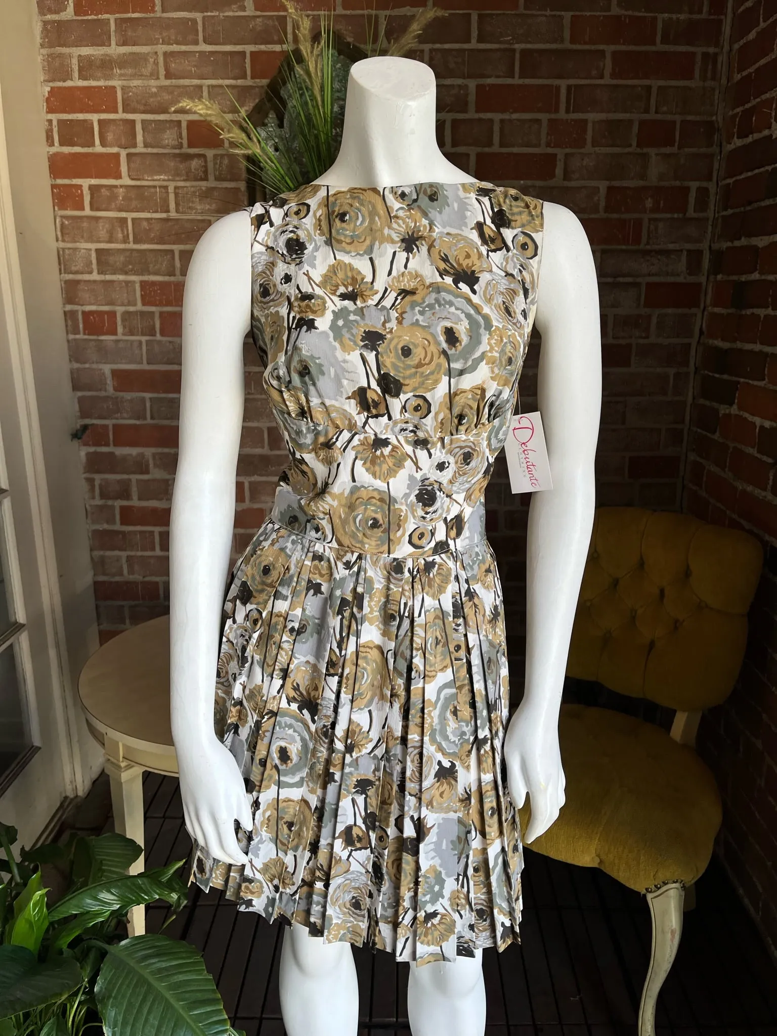 1960s Fall Florals Pleats Dress