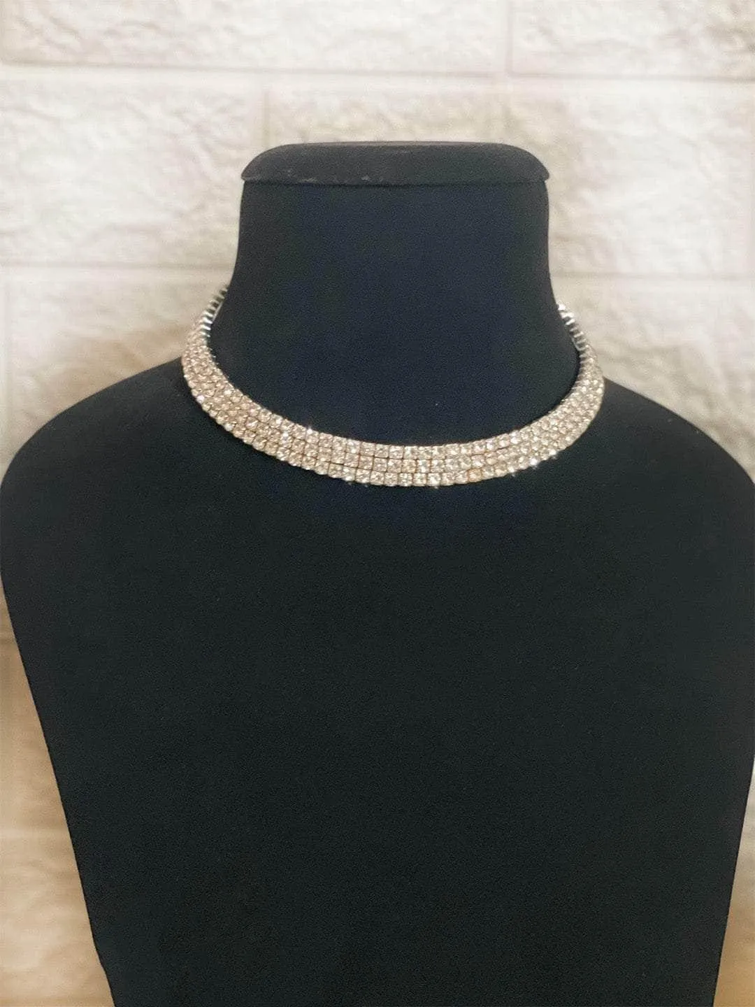 Glamorous Stone Studded Choker Set