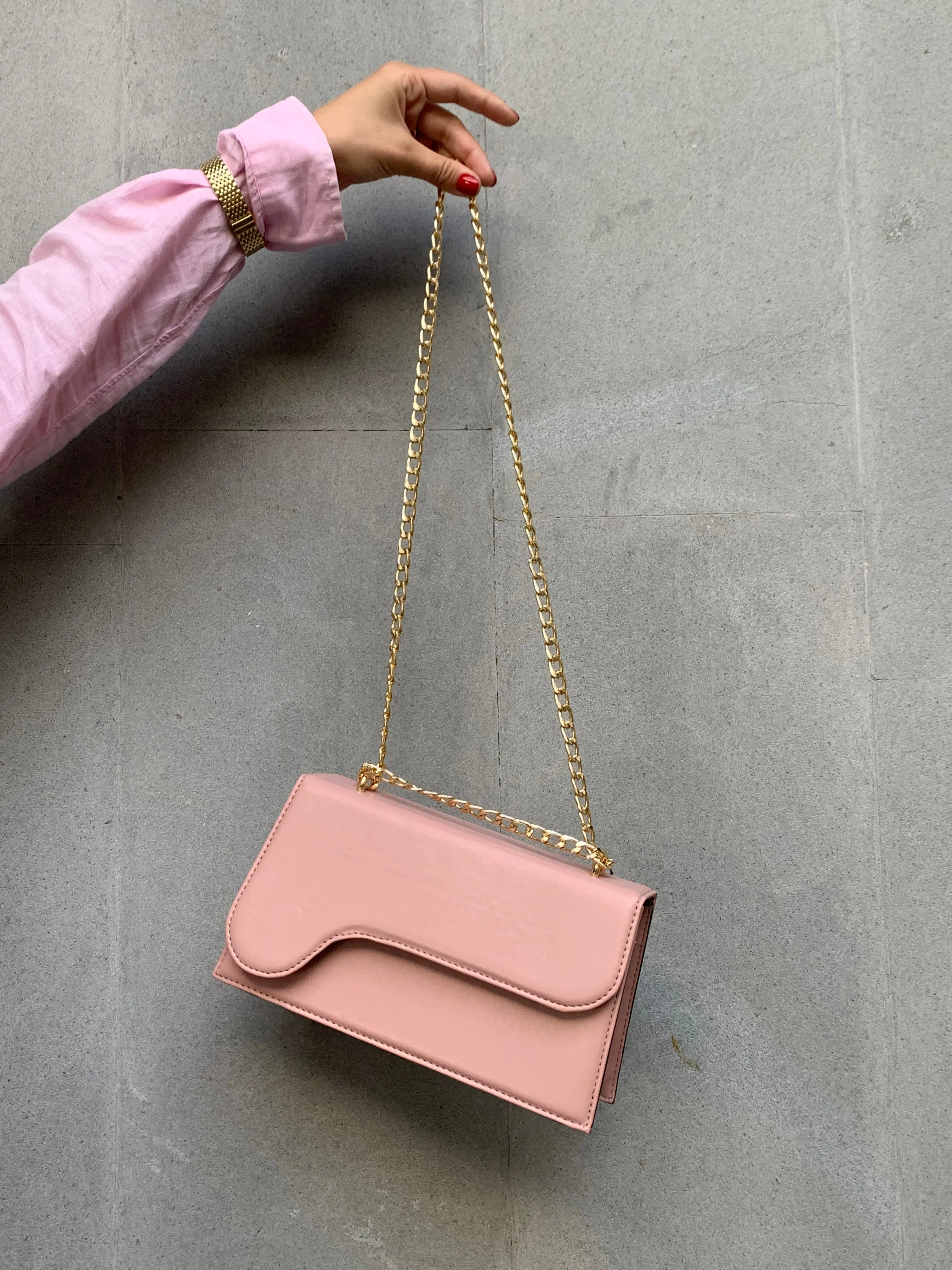 Leather chain handbag