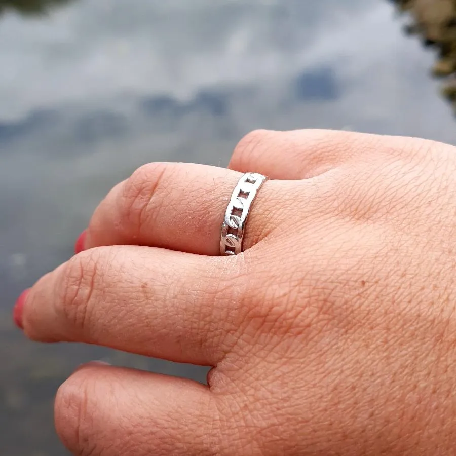 Linked chains adjustable ring