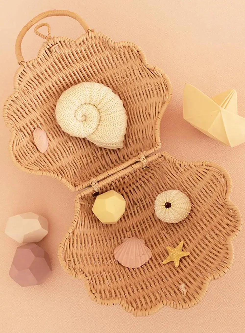 Olli Ella Rattan Shell Bag in Rose