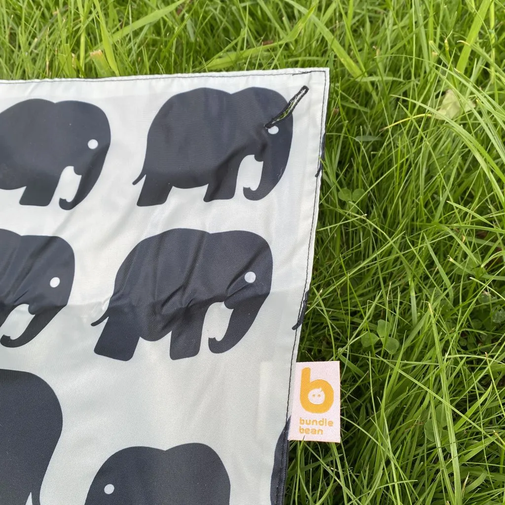 Picnic Blanket - GOLD BEES