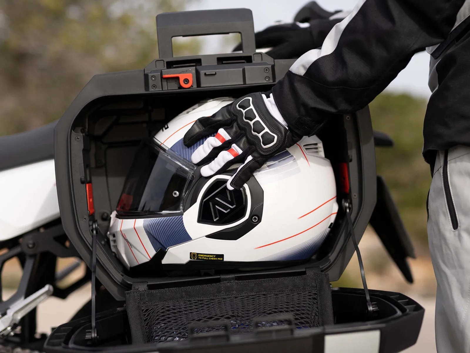 SHAD SH38X Expandable Aluminium Panniers