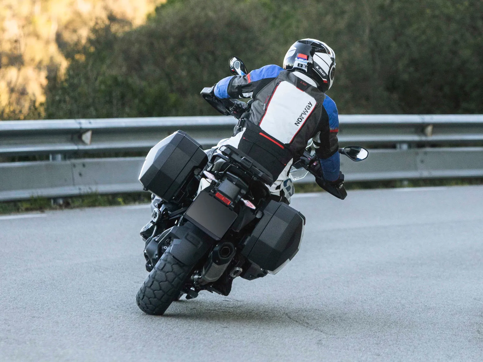 SHAD SH38X Expandable Aluminium Panniers
