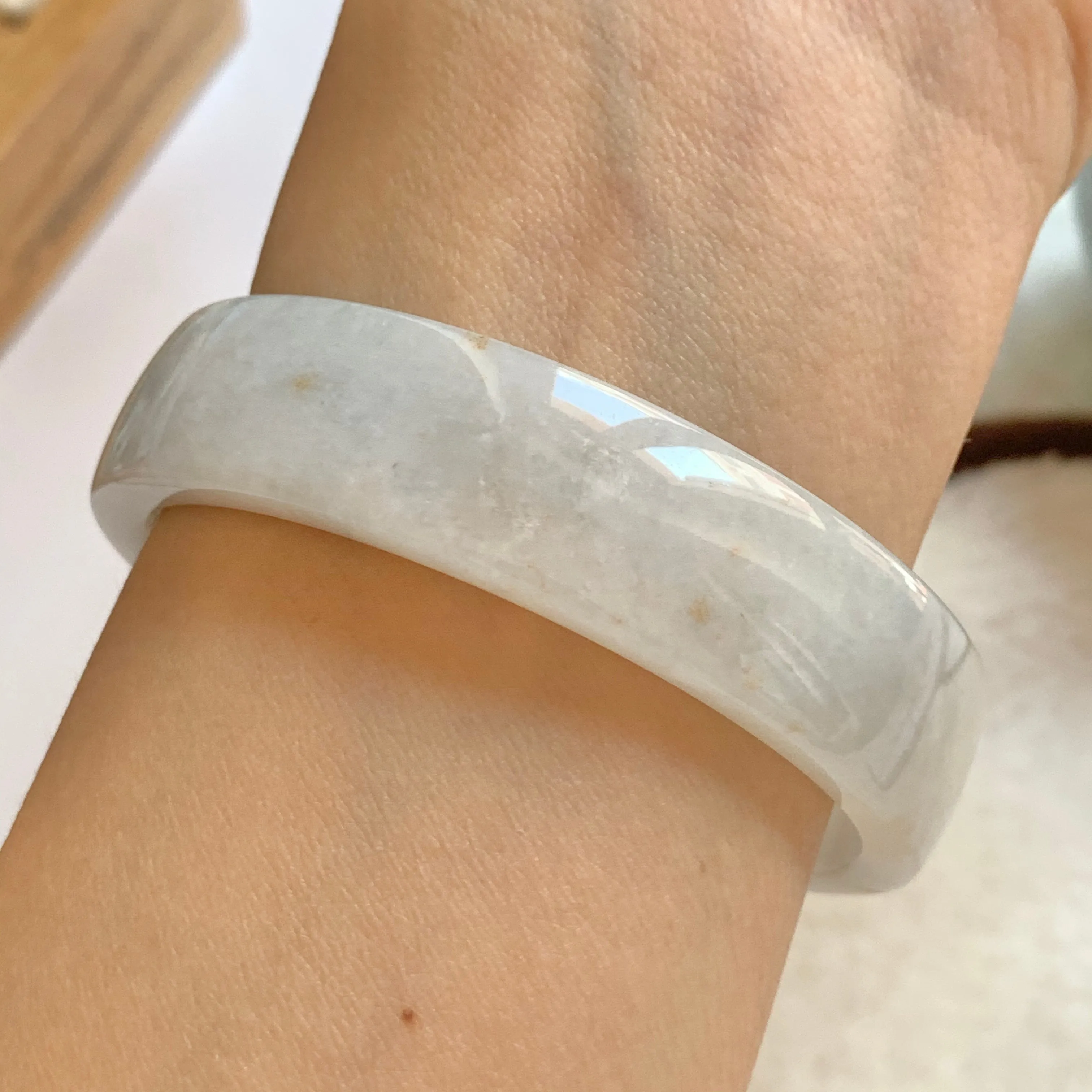 SOLD OUT: 54.2mm A-Grade Natural Jadeite Modern Round Bangle (Right-Angle) No.151730