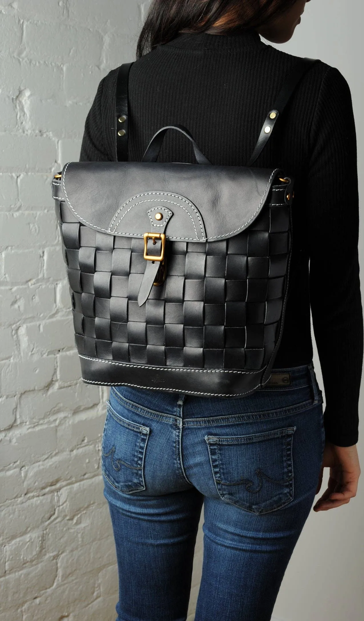 Venture Convertible Backpack Black